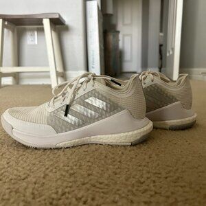 Women's Adidas Crazyfight volleyball shoes (Size 5)